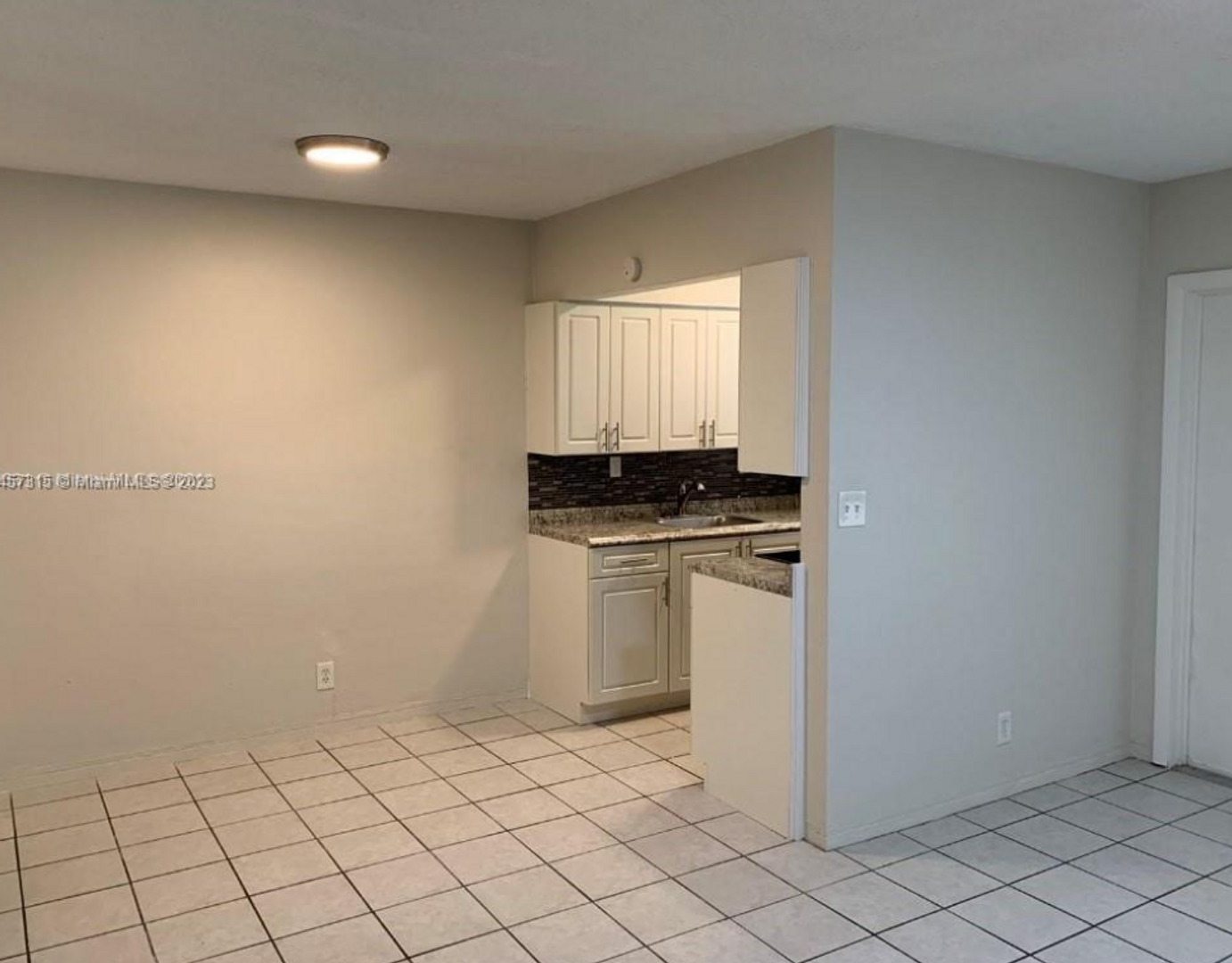 Hollywood Apartment: 2222 Fillmore Street