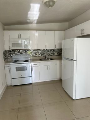 1/1 Great Location Close to Everything! – photo 1