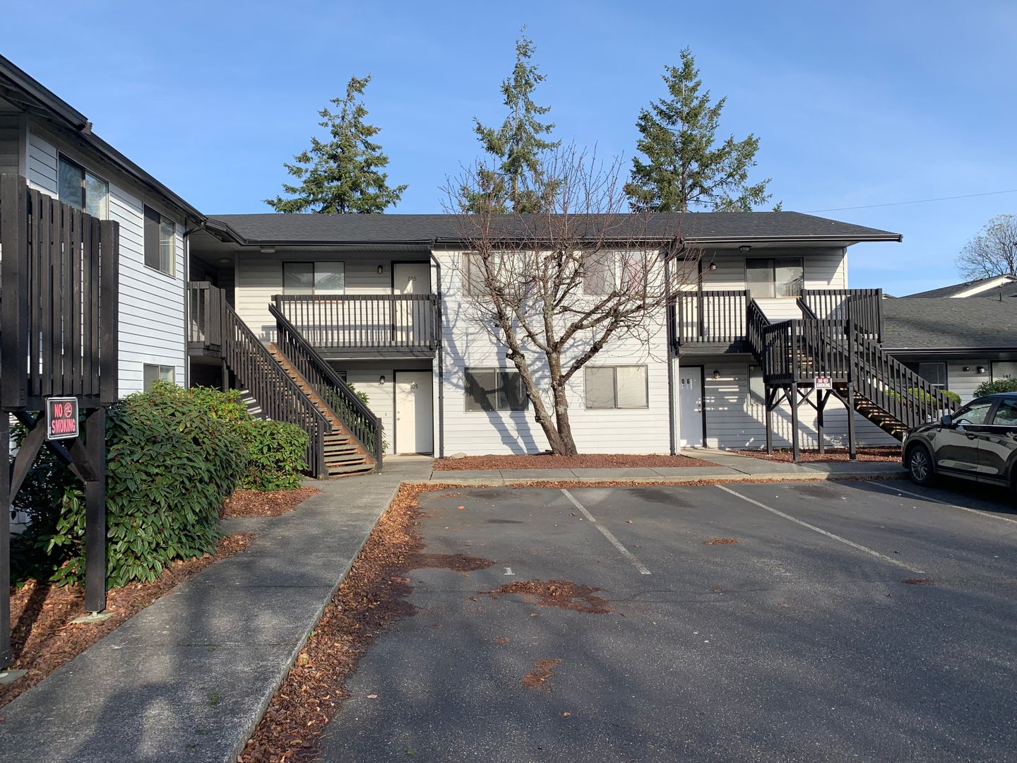 Oak Harbor Apartment: 1292 SE 4th Ave