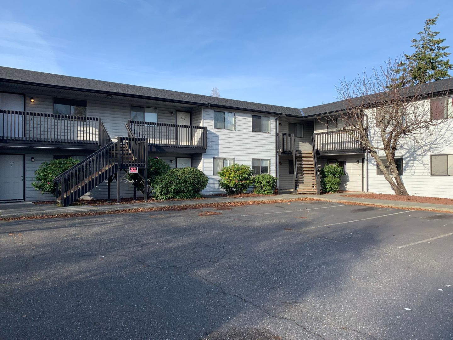 Oak Harbor Apartment: 1292 SE 4th Ave