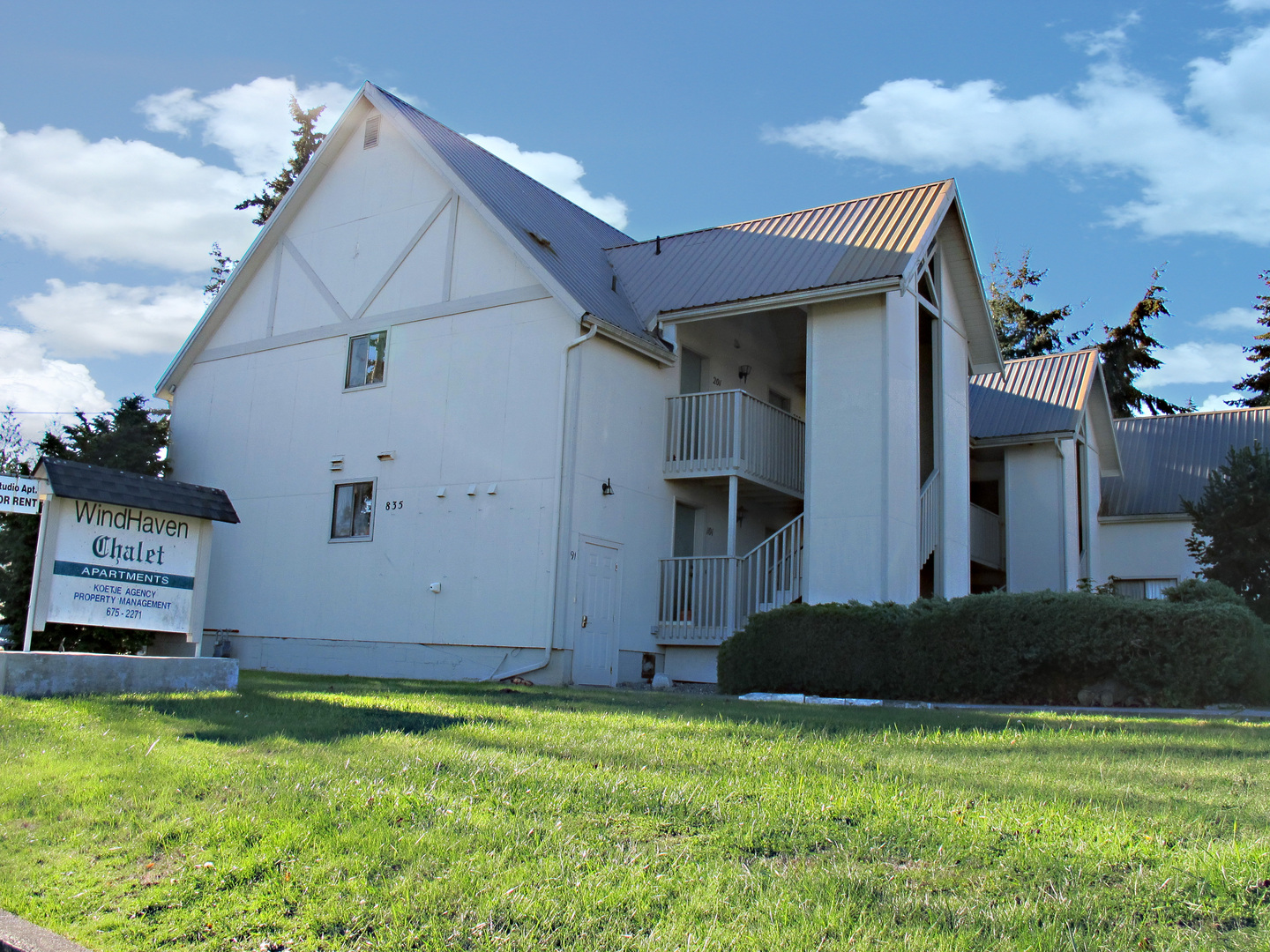 Oak Harbor Apartment: 835 N Oak Harbor Street