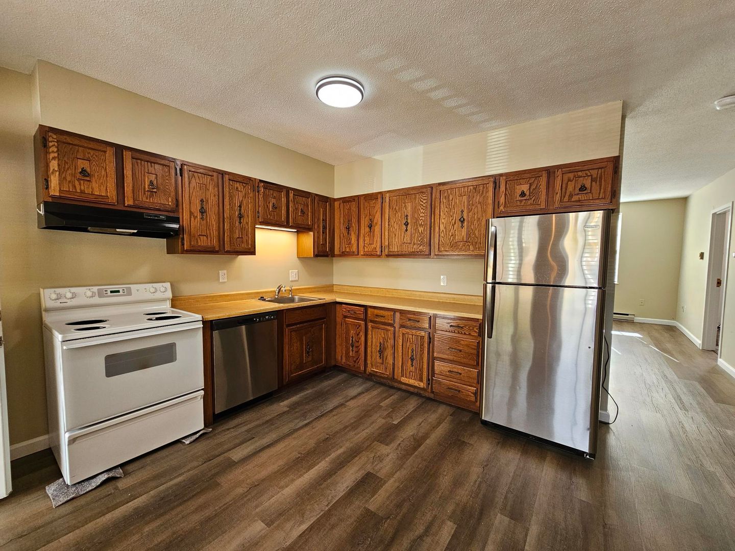 Milford Apartment: 31 Clinton Street