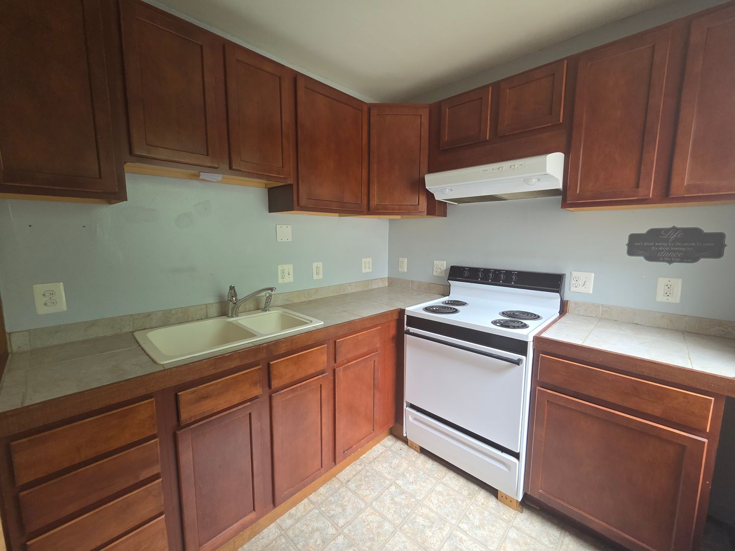 Milford Apartment: 271 Nashua Street