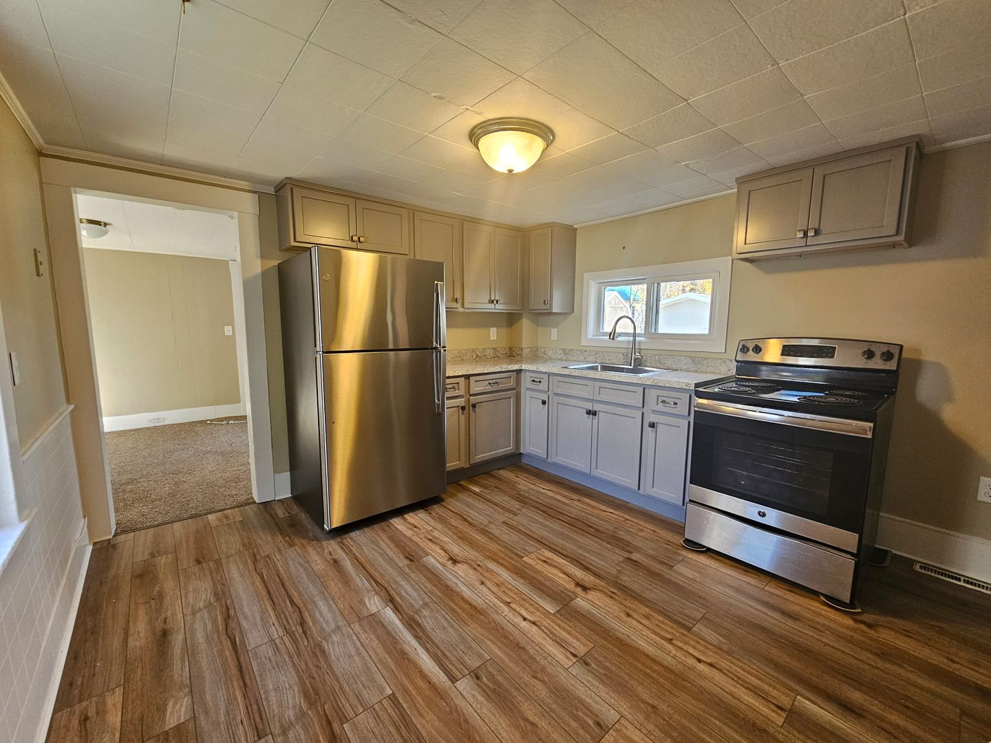 Milford Apartment: 7 Monson Place