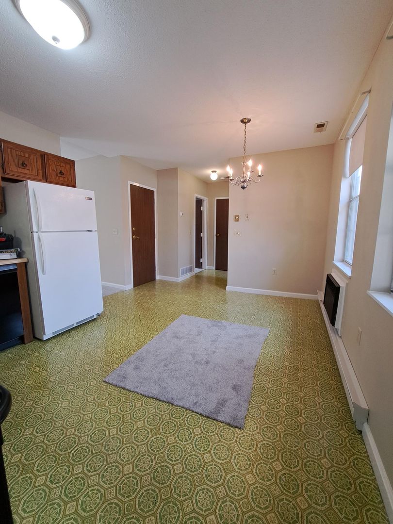 Milford Apartment: 31 Clinton Street