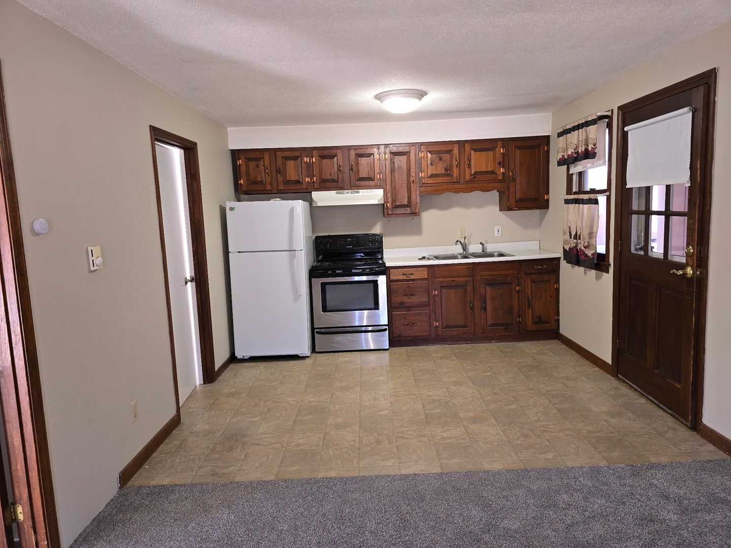 Rindge Apartment: 62 Converseville Road