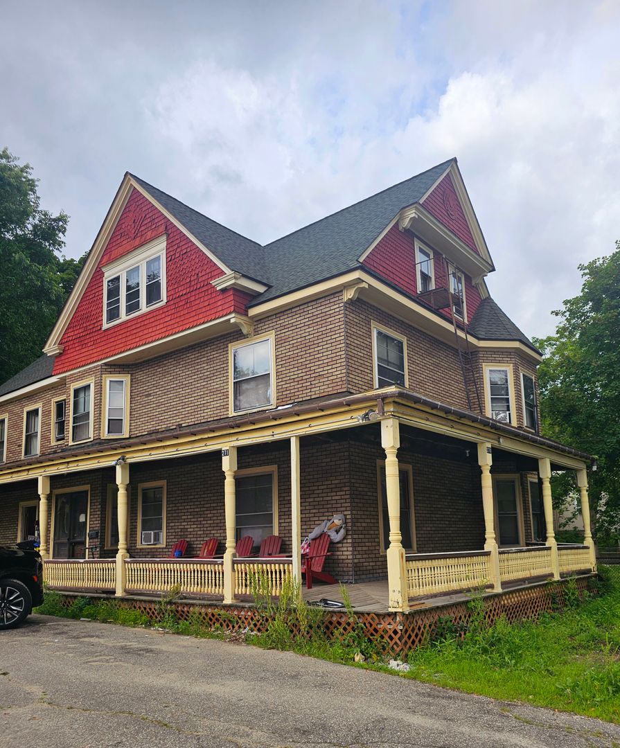 Milford Apartment: 271 Nashua Street