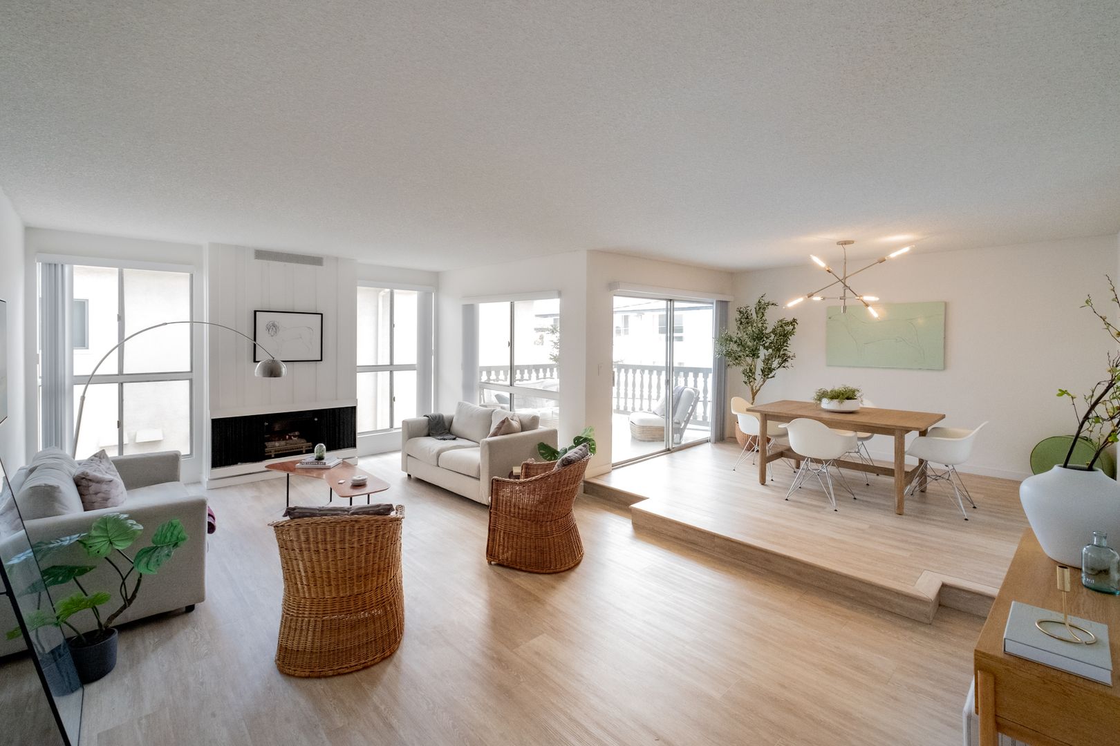 West Hollywood Apartment: 1235 N Kings Road