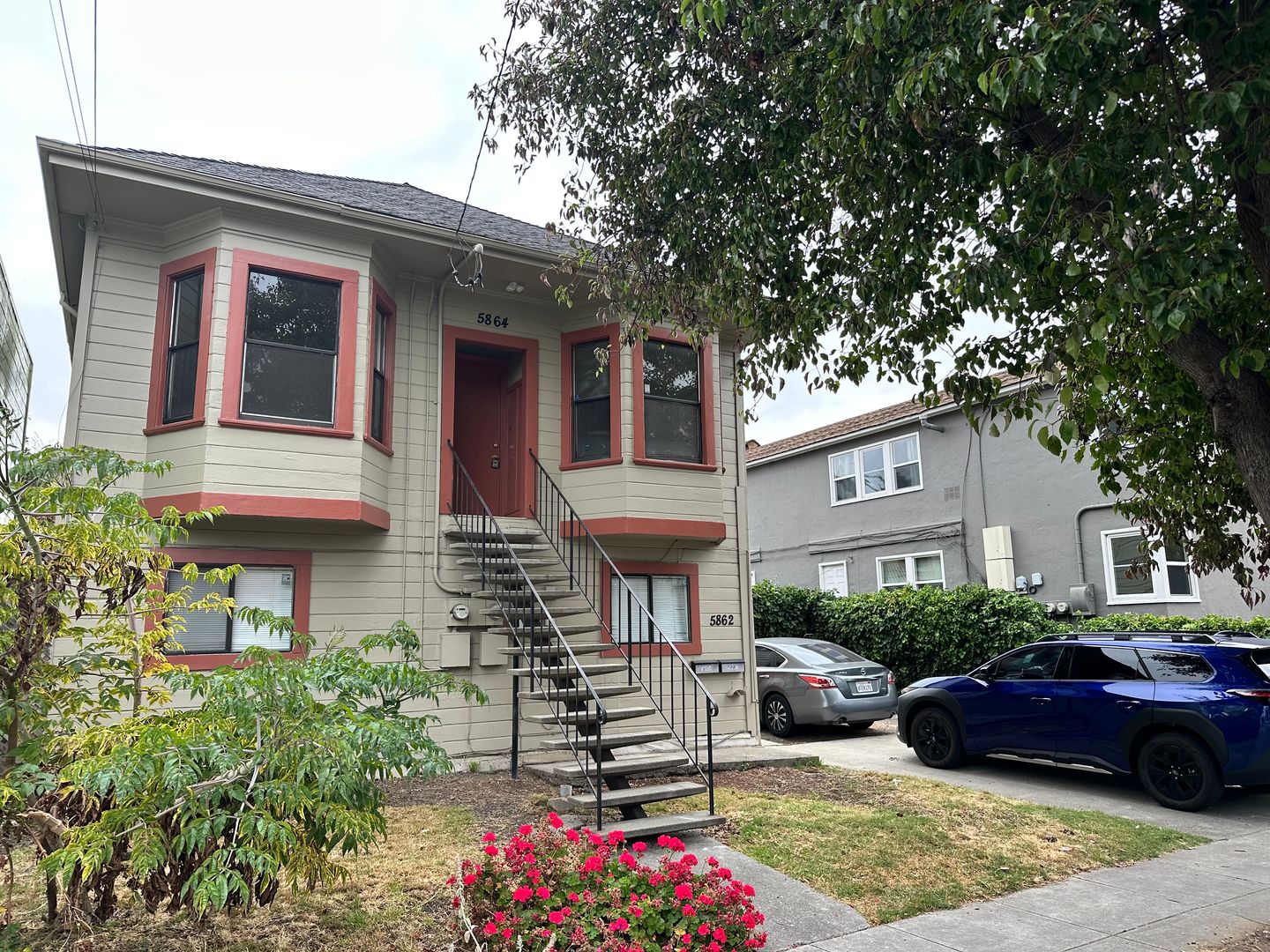 Emeryville Apartment: 5862-5864 Beaudry St.