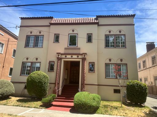 Enjoy modern living just 4–5 blocks from UC Berkeley’s campus in this bright and private 2-bedroom apartment. – photo 1