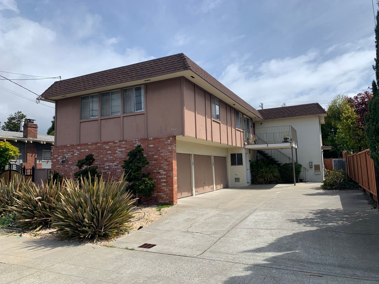 Albany Apartment: 957 Cornell Ave