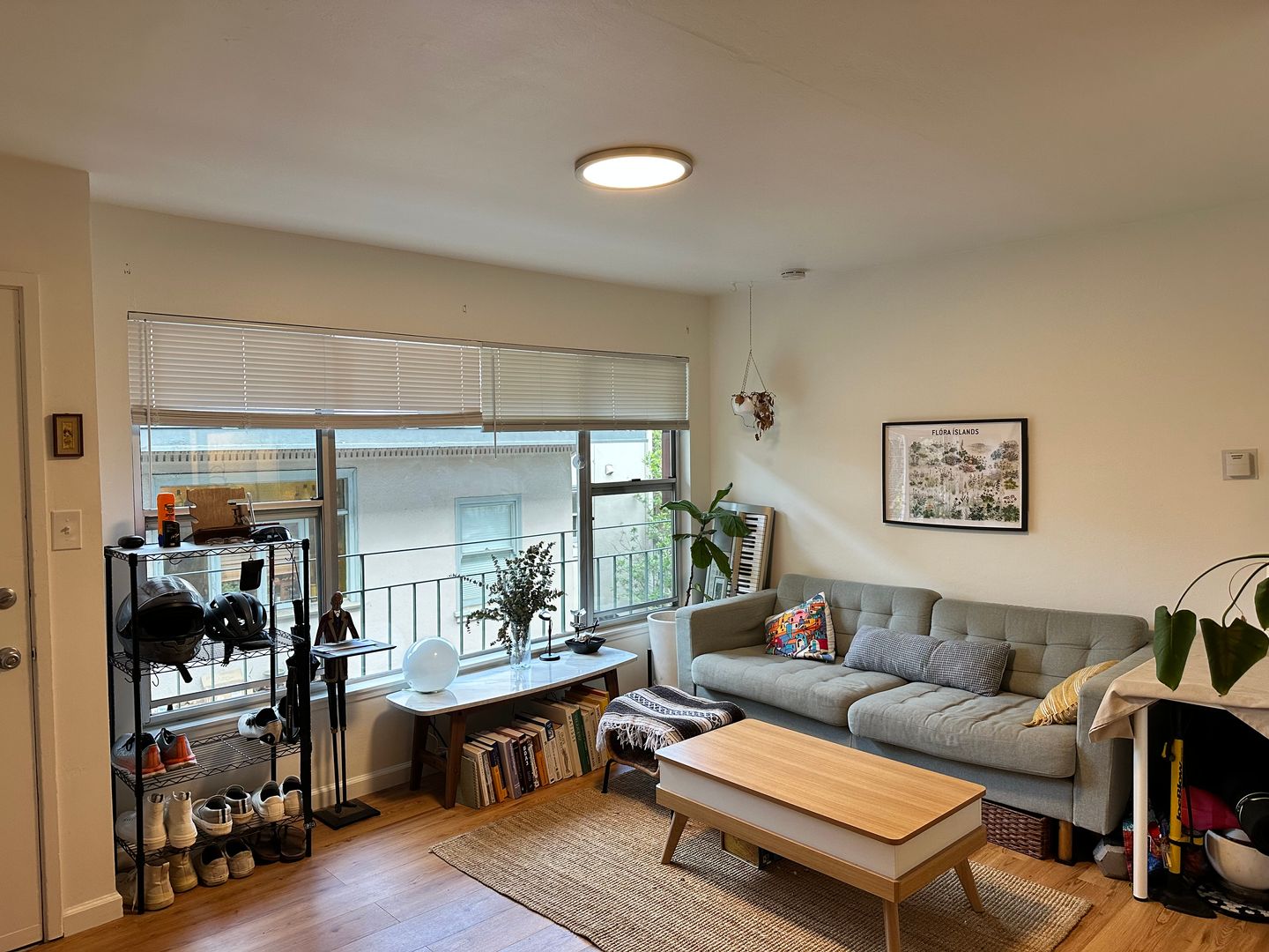 Berkeley Apartment: 2745 Stuart St