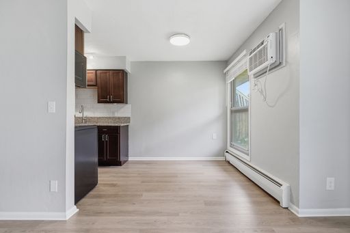 The Best Deal in Crystal, MN — $500 Off Your 2nd Month at Golden Valley Greenway