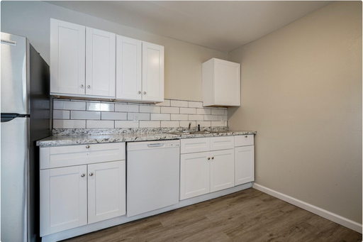 Newly Remodeled Spacious 2 Bedroom – photo 1