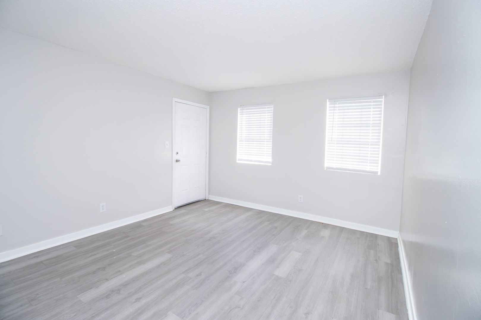 Fulton Apartment: 1005 Airport Road