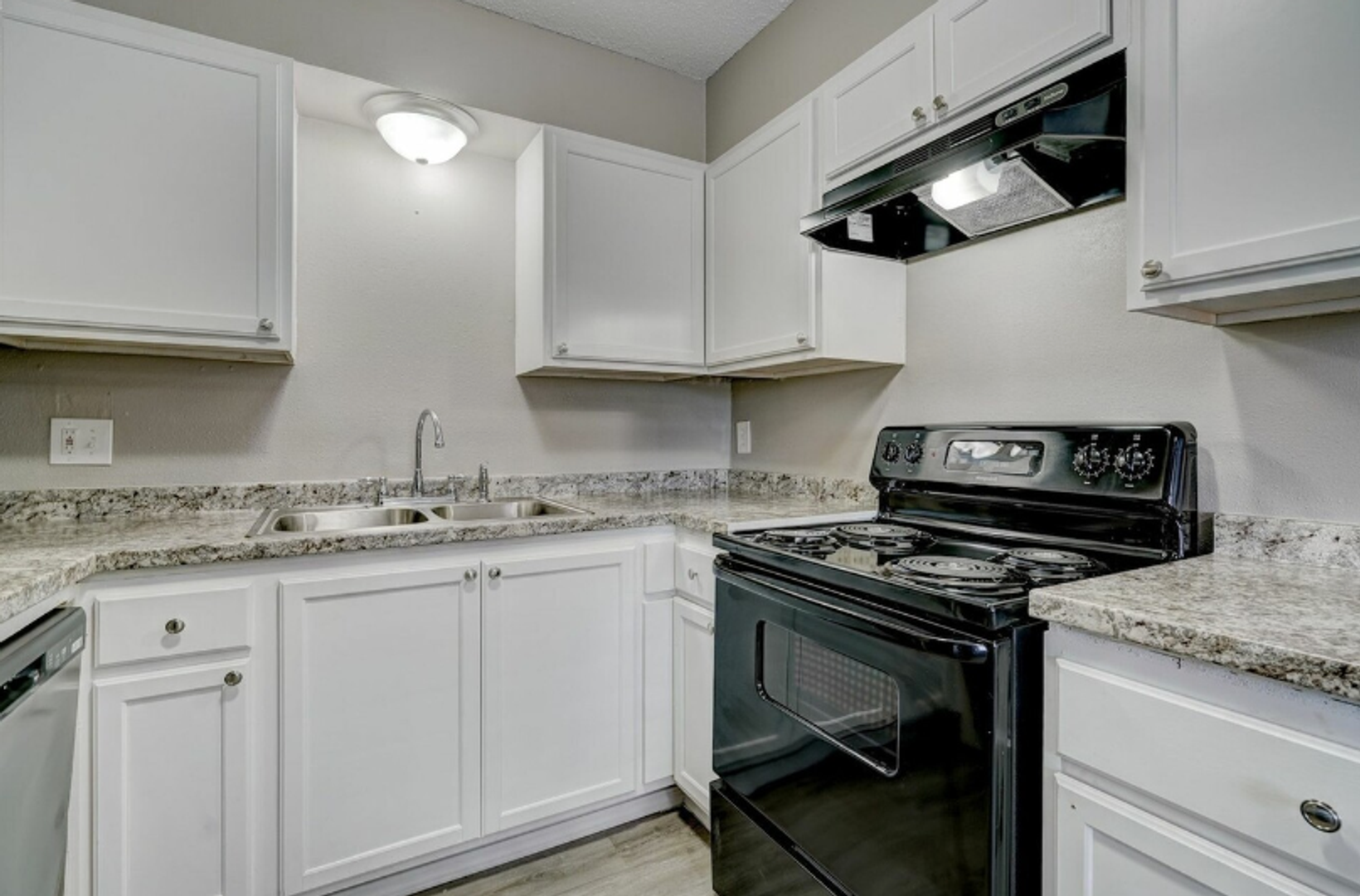 Oklahoma City Apartment: 5909 S Lee Ave