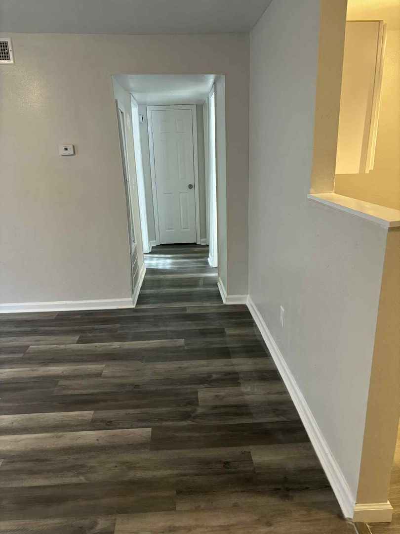 Oklahoma City Apartment: 7201 Melrose Ln