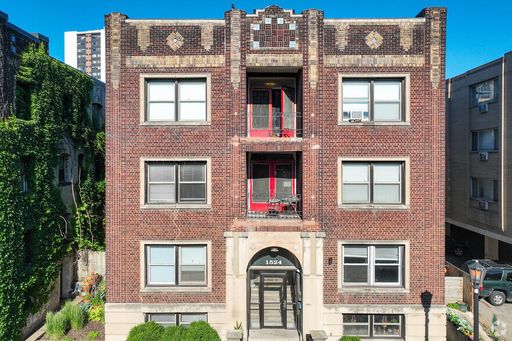 Cozy + Bright 1BR in the Heart of Loring Park! – photo 1