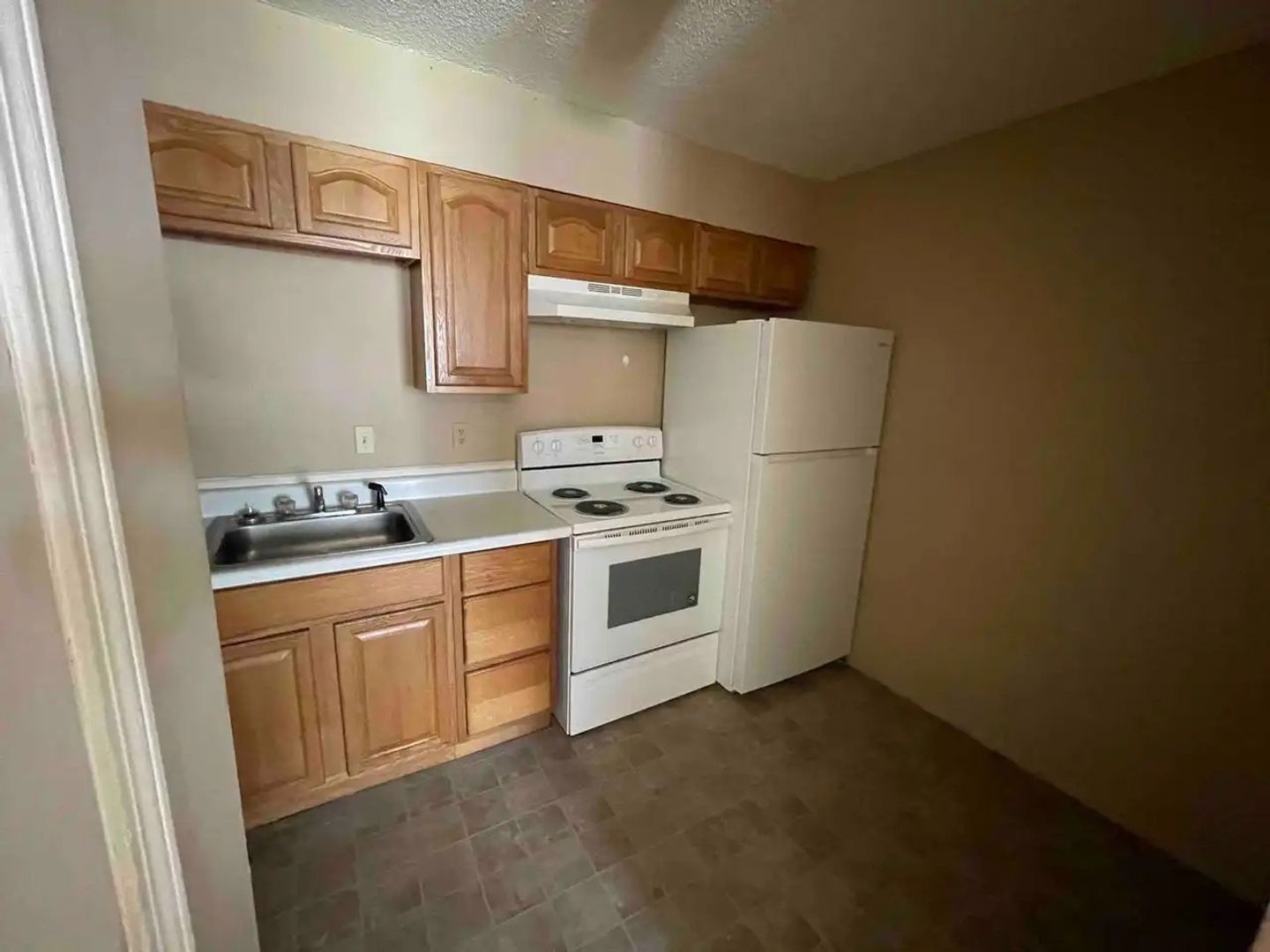 Fulton Apartment: 1005 Airport Road