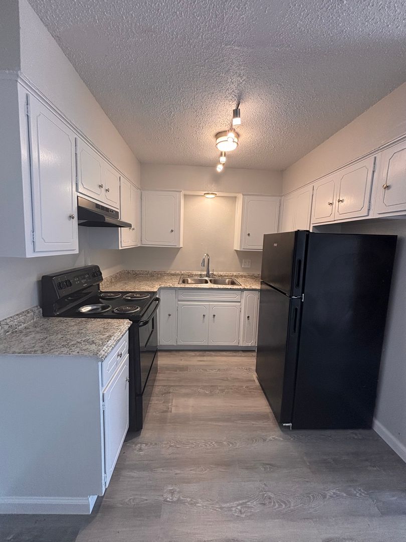 Oklahoma City Apartment: 5909 S Lee Ave
