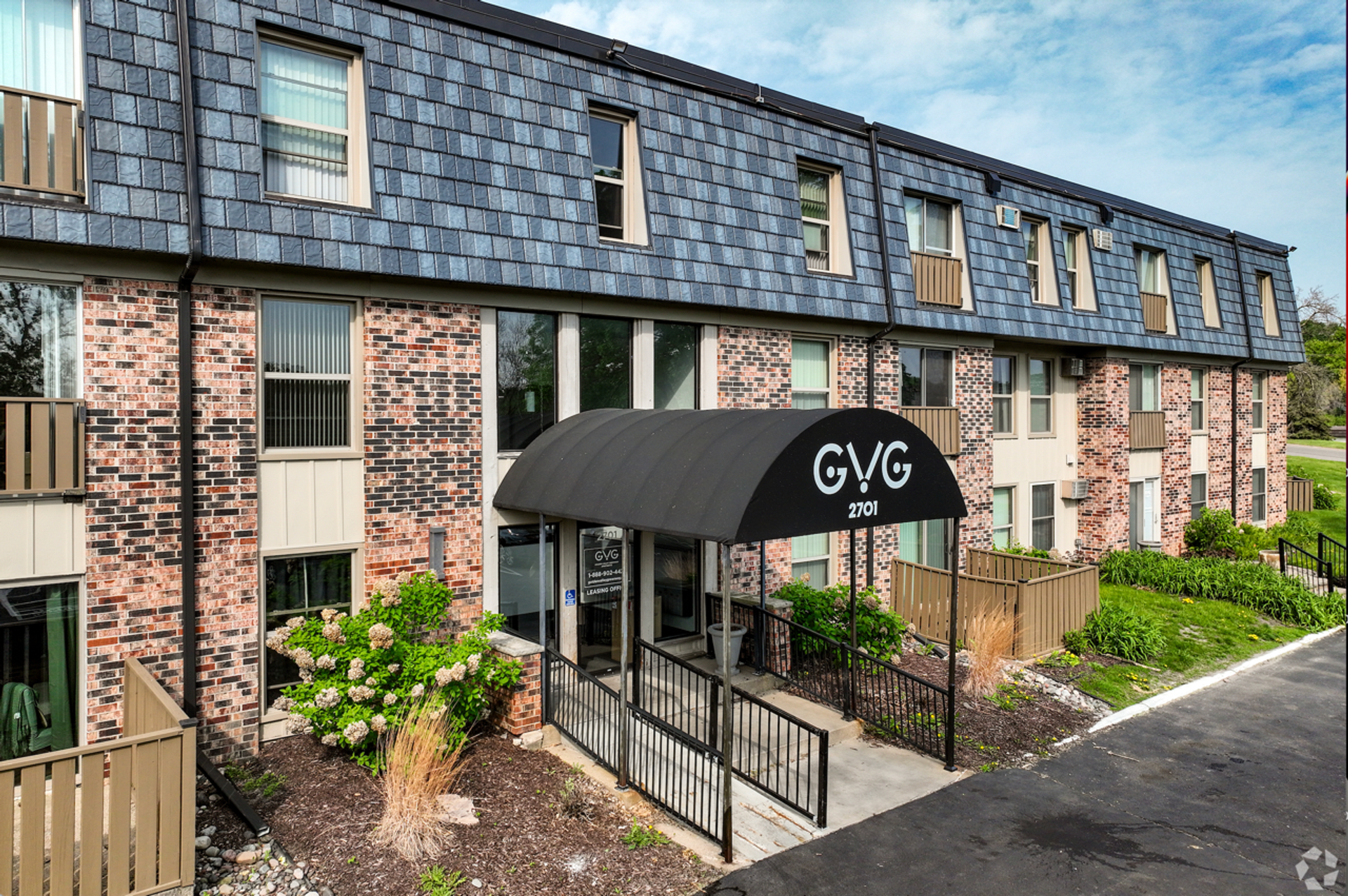 Crystal Apartment: 2701 Brunswick Ave N