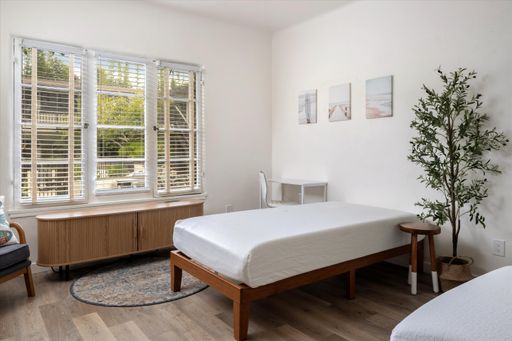 SHARED BEDROOM DORM APARTMENT--$1095/BEDSPACE Shared QUAD DORM Apartment --Beachside Living, BY-THE-BED Leasing--SHARED BEDROOM In a DORM STYLE Fully Furnished Apartment