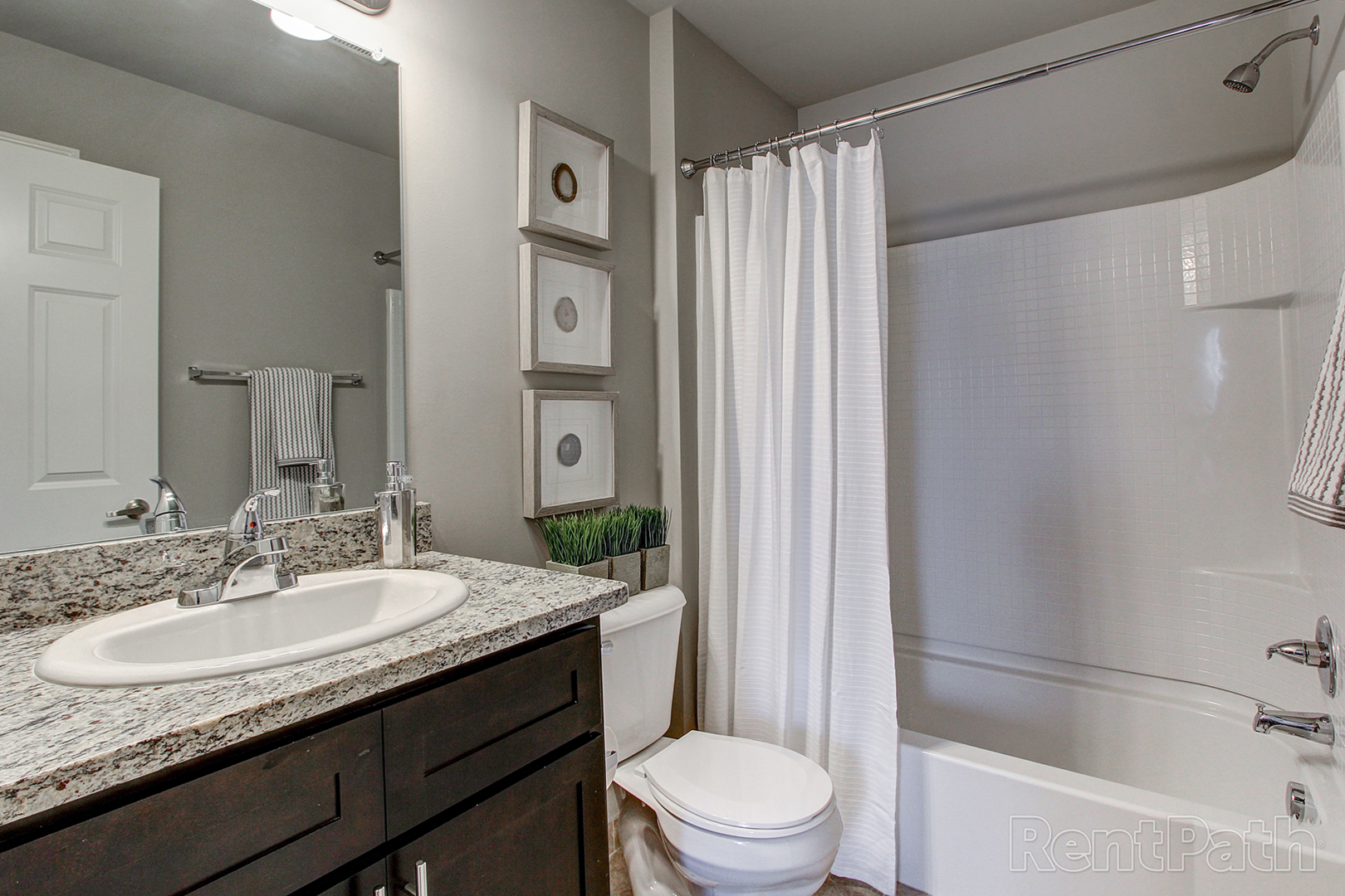 Lake Orion Apartment: 4694 Club House Drive