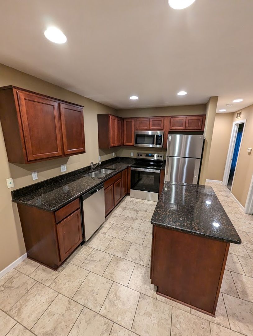 Washington Apartment: Capital Circle