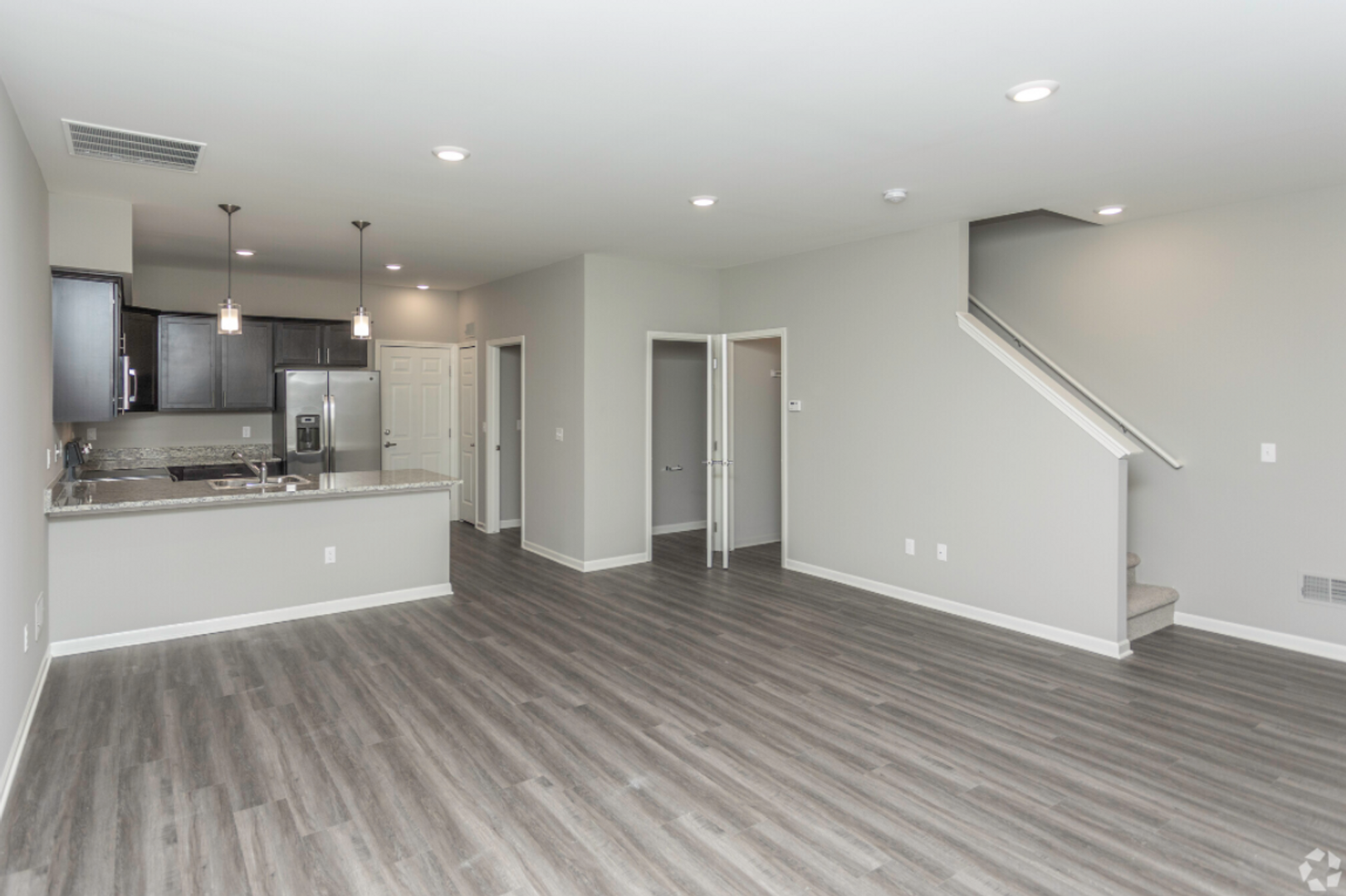 Washington Apartment: 7770 Newbury Blvd.