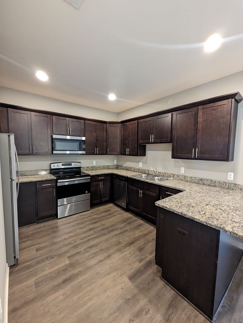 Sterling Heights Apartment: Bebernick Lane
