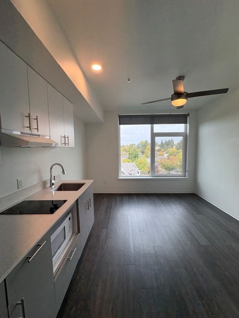 Portland Apartment: 2180 NE 47th Ave