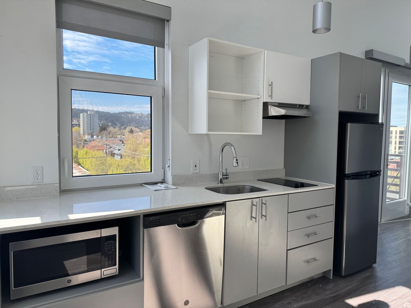 Portland Apartment: 1075 NW 16th Ave