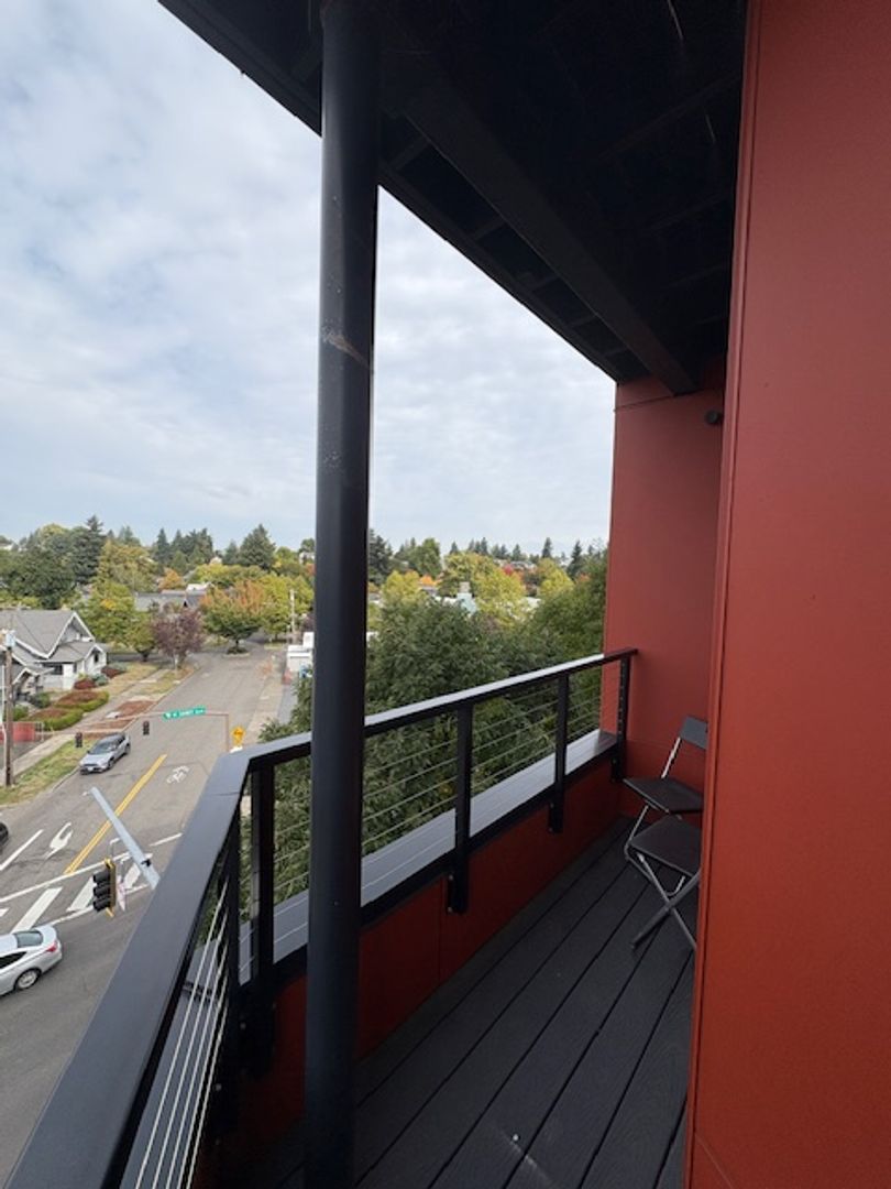 Portland Apartment: 2180 NE 47th Ave
