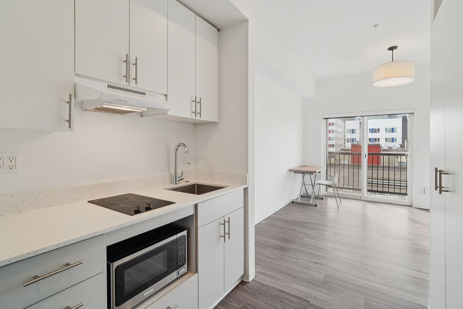 Seattle Apartment: 1210 Republican St