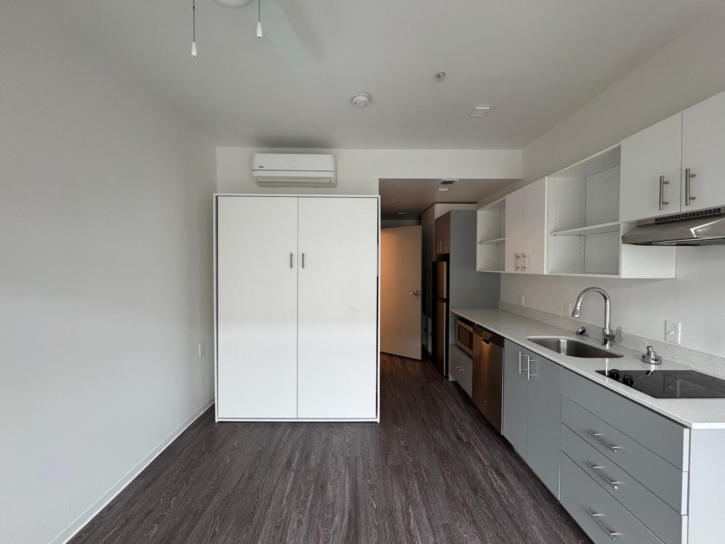 Portland Apartment: 1075 NW 16th Ave