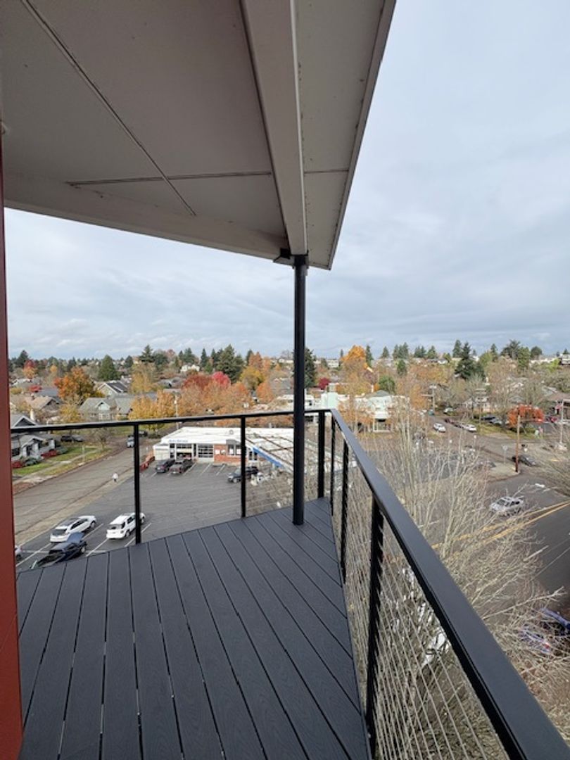 Portland Apartment: 2180 NE 47th Ave