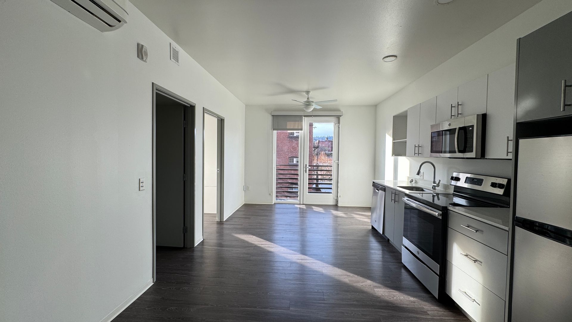 Portland Apartment: 1075 NW 16th Ave