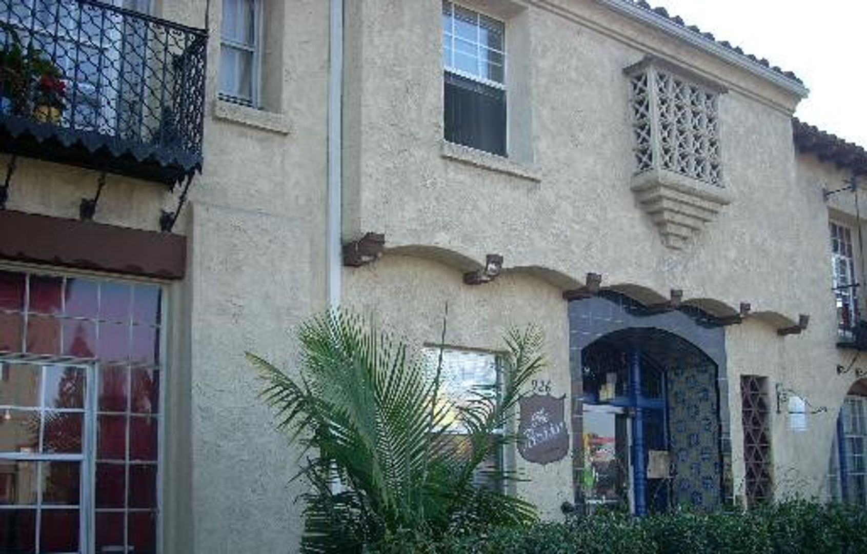 Long Beach Apartment: 926 East 4th Street