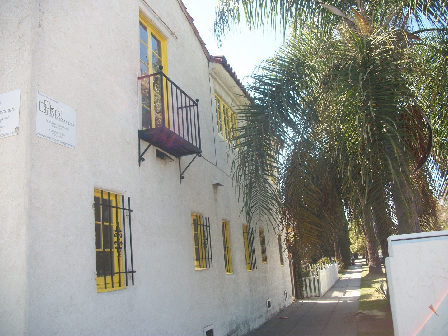 Long Beach Apartment: 553 Cedar Avenue