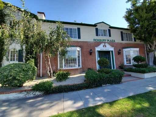 Full 2 Bed / 2 Bath Amazing Beverly Hills Location! Great for ROOMMATES! – photo 1