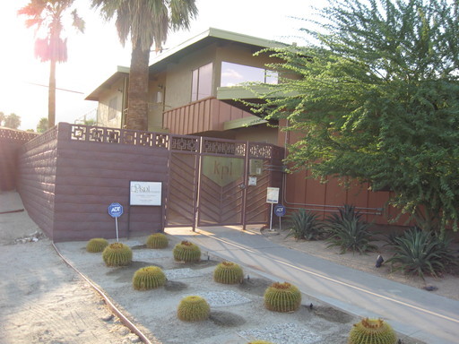 LIVE / WORK Studio AVAILABLE – photo 1