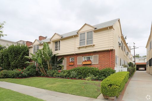 Classic Beverly Hills SPACIOUS, 1 bed + 1 bath + Carport Parking Unit Available – photo 1