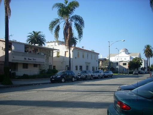 Long Beach Apartment: 553 Cedar Avenue