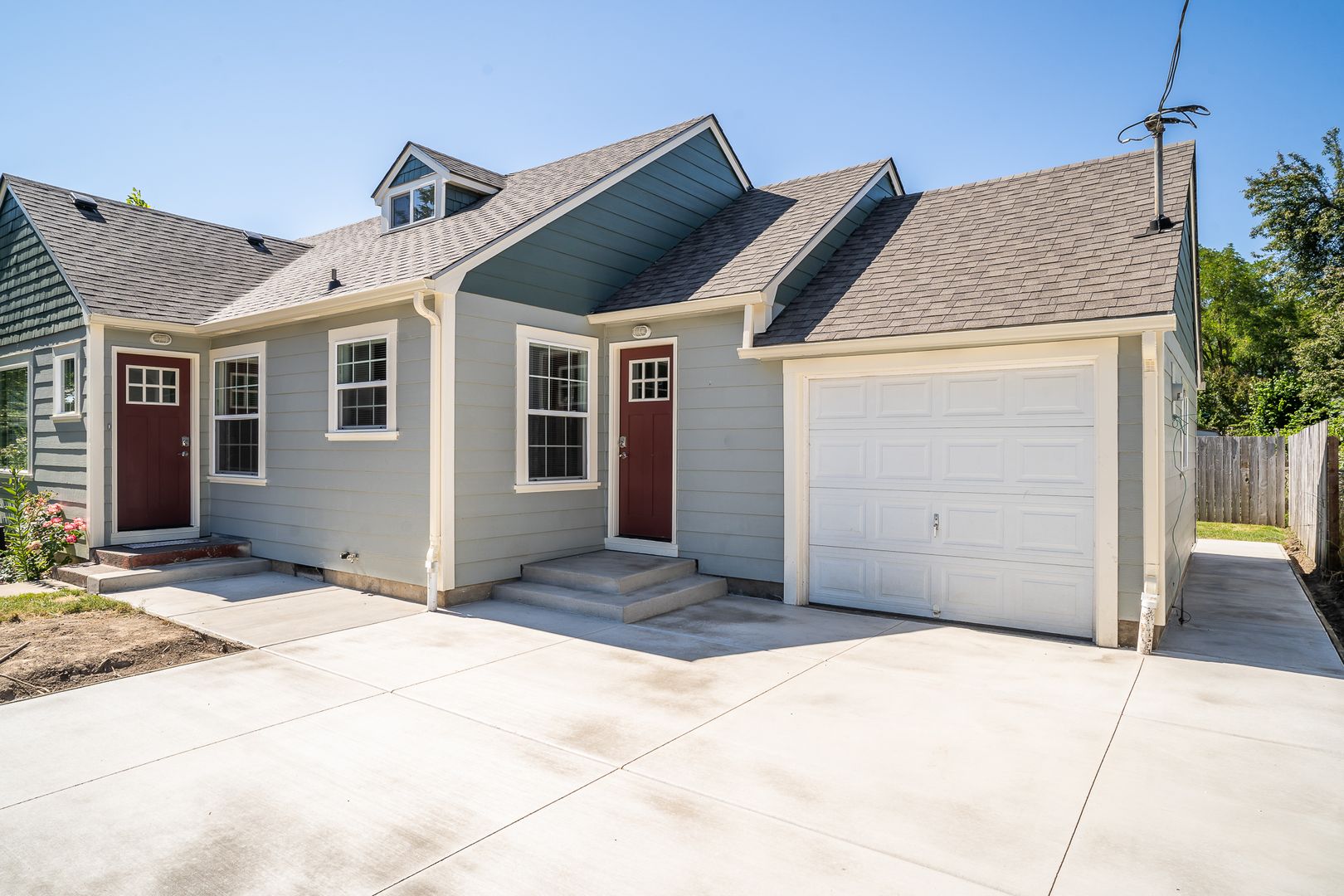 Albany House: 1405 Water Ave NE