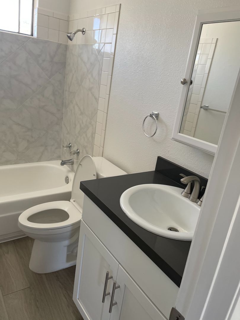 Escondido Apartment: 2555, 2545, 2559 White Oak Place