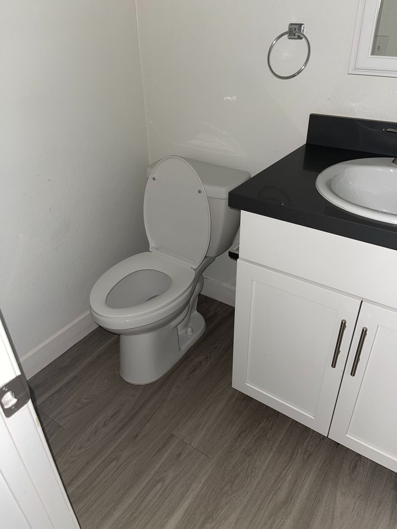 Escondido Apartment: 2555, 2545, 2559 White Oak Place