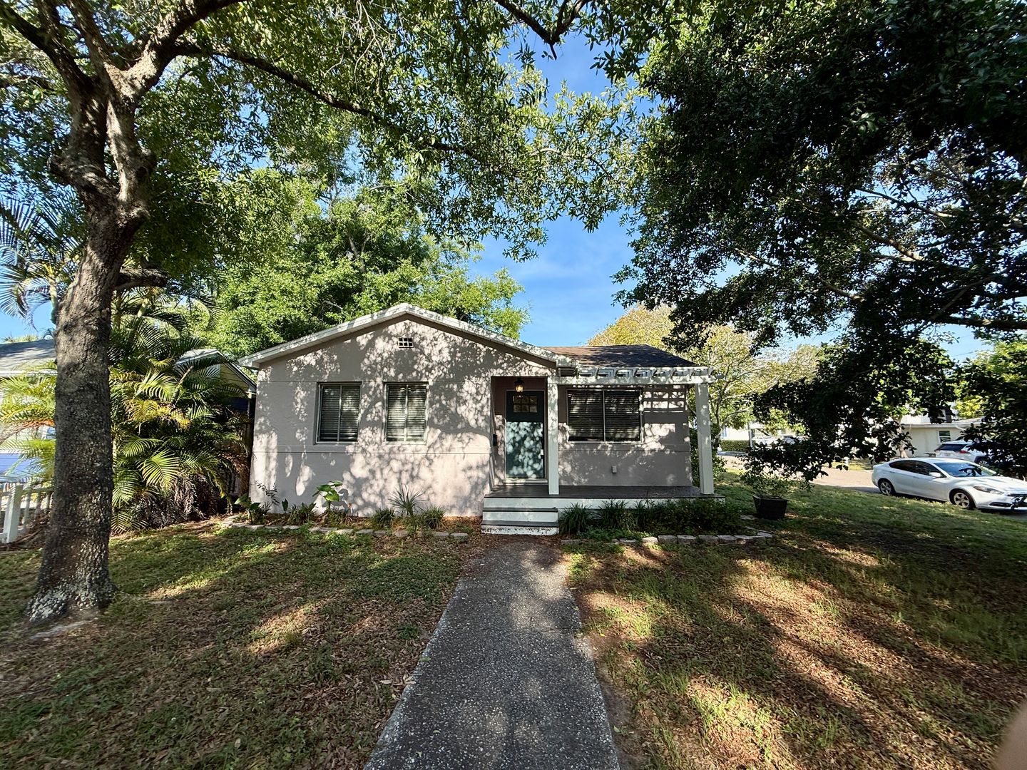 St. Petersburg House: 1444 15th St. N