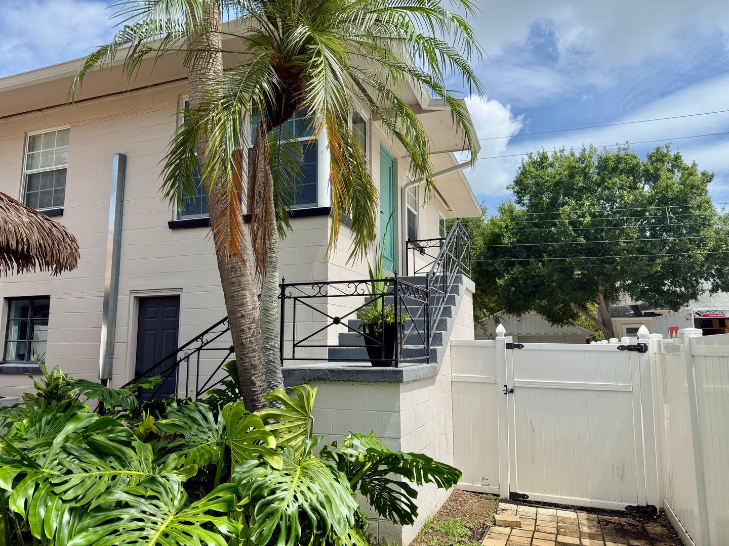 St. Petersburg House: 175 1/2 28th Ave. NE