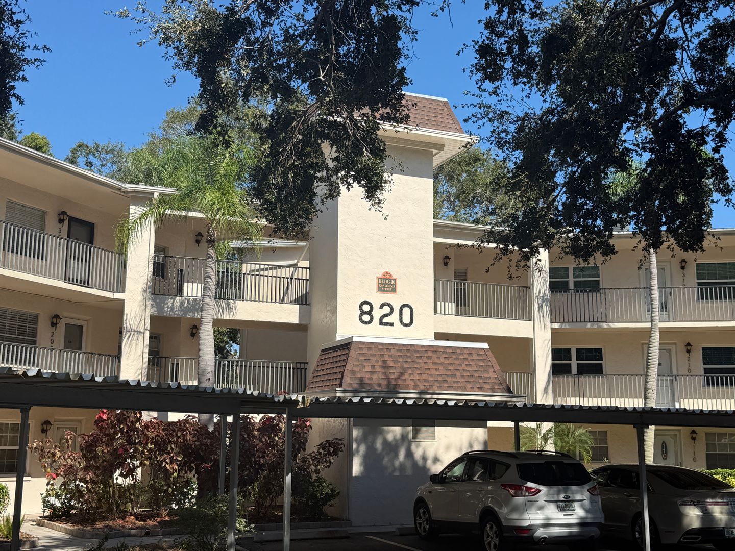 Dunedin House: 820 Virginia St. #307