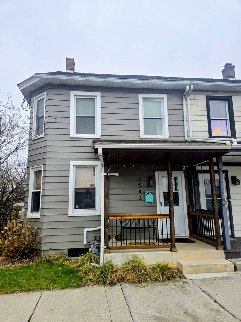 Easton House: 1542 Washington Street